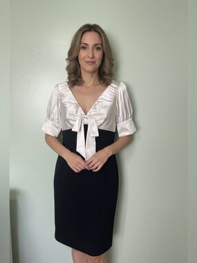 Adrianna Papell White/Black Formal Evening Dress with Bow Detail Size 10